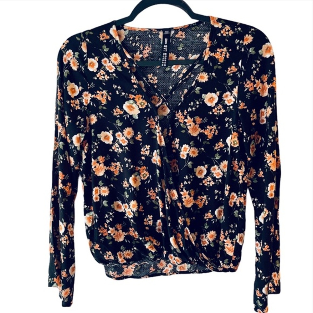 Design Lab Long Sleeve V Neck Floral Blouse XS